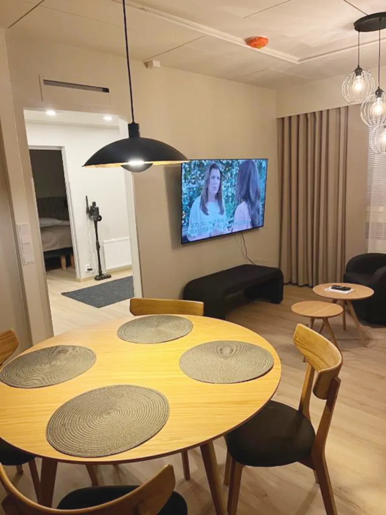 Villa Lippo – Ruokailutila ja olohuone